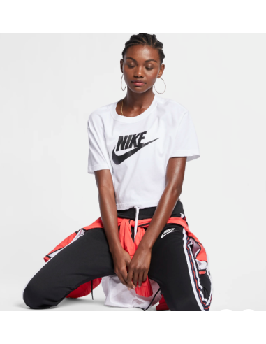 Camiseta Nike Mujer Sportswear Essential Blanca