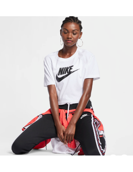 Camiseta Nike Mujer Sportswear Essential Blanca