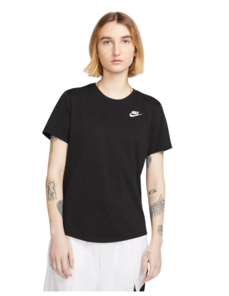 Camiseta Nike Mujer Sportswear Club Essentials Negra