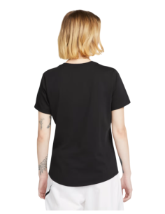 Camiseta Nike Mujer Sportswear Club Essentials Negra 2