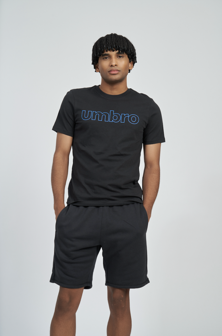 Camiseta Umbro Fw Linear Logo Graphic Tee Black