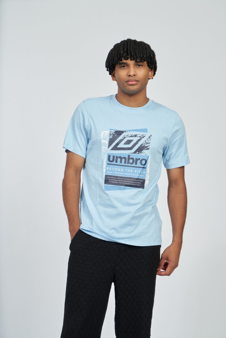 Camiseta Umbro FW Layered Box Logo Graphic Tee Clear Sky