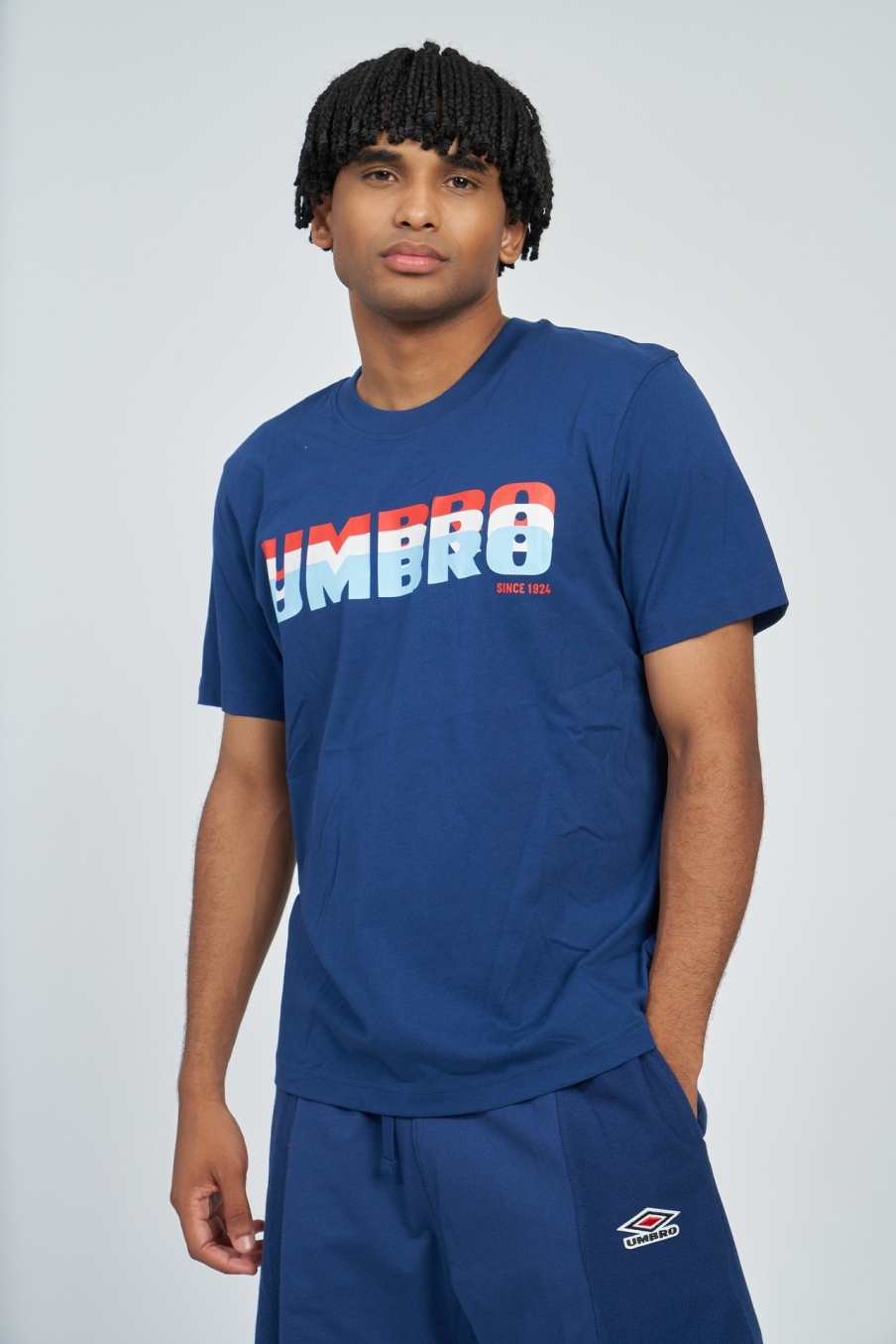 camiseta umbro hombre layered logo azul